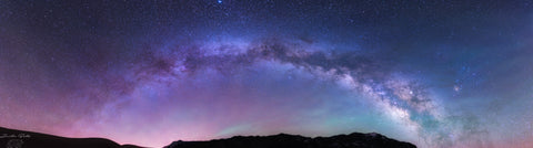 The Different Airglow in the Milky Way